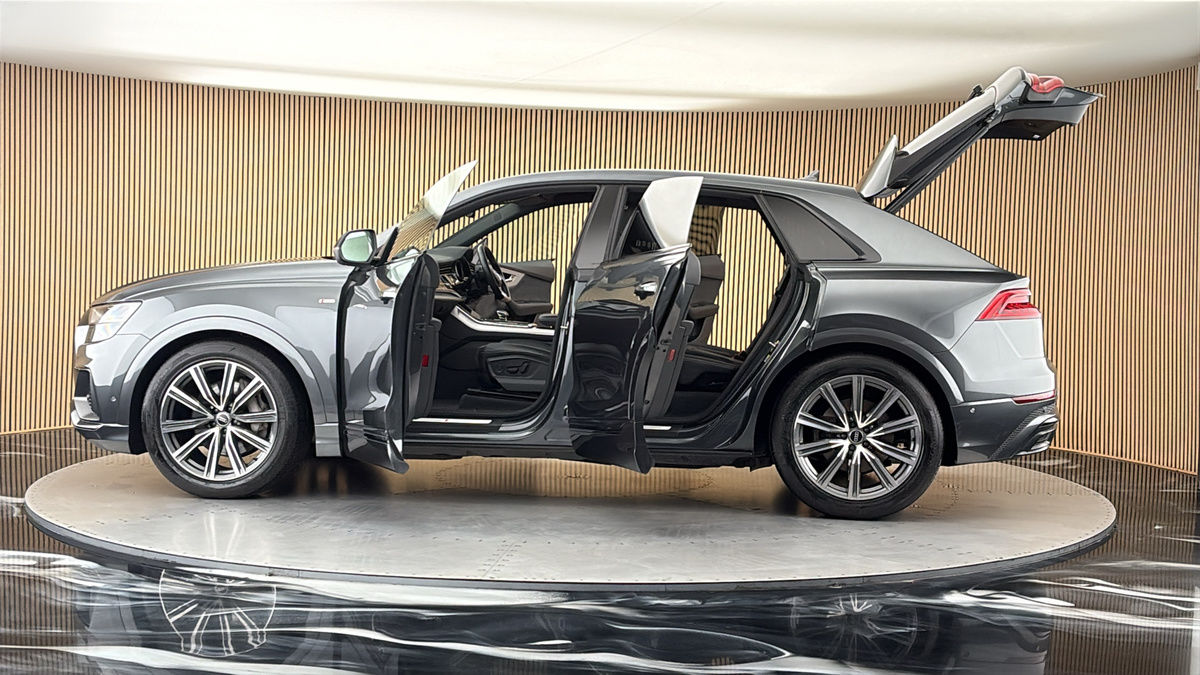 More views of Audi Q8