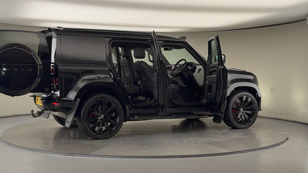 More views of Land Rover Defender 110