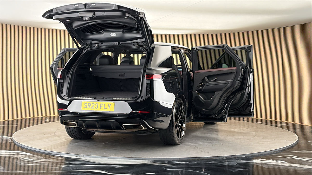 More views of Land Rover Range Rover Sport