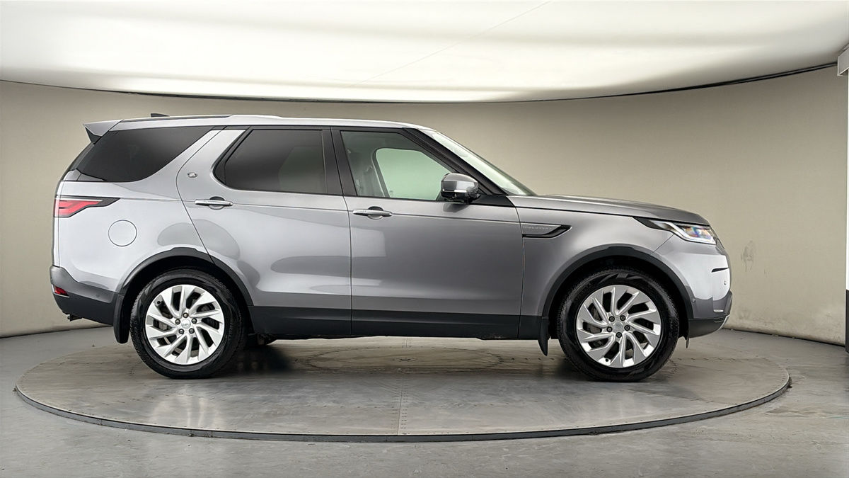 More views of Land Rover Discovery