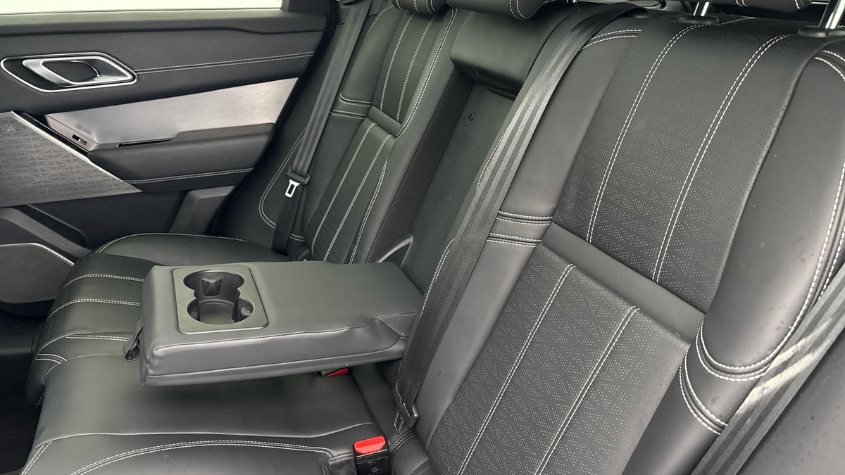 Land Rover Range Rover Velar Image 9