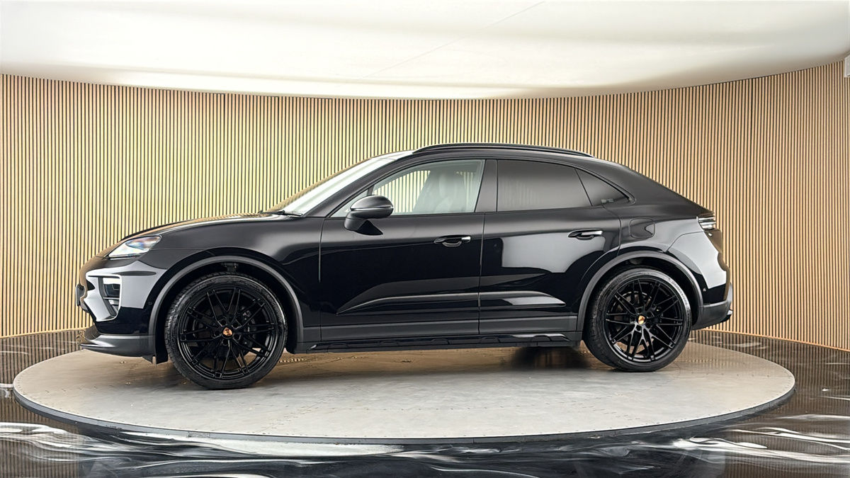 More views of Porsche Macan