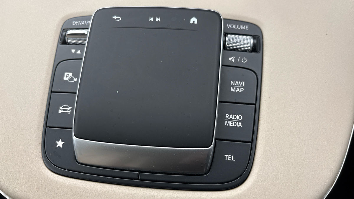Mercedes-Benz V Class Image 27