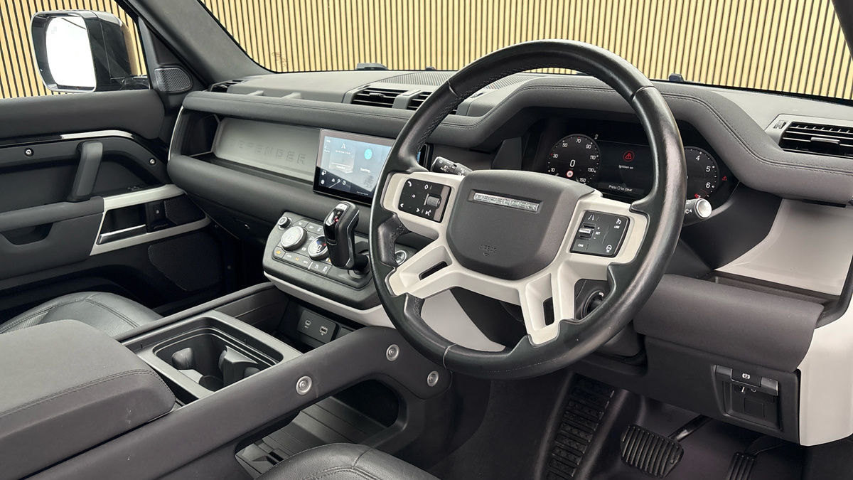 Land Rover Defender 90 Image 5