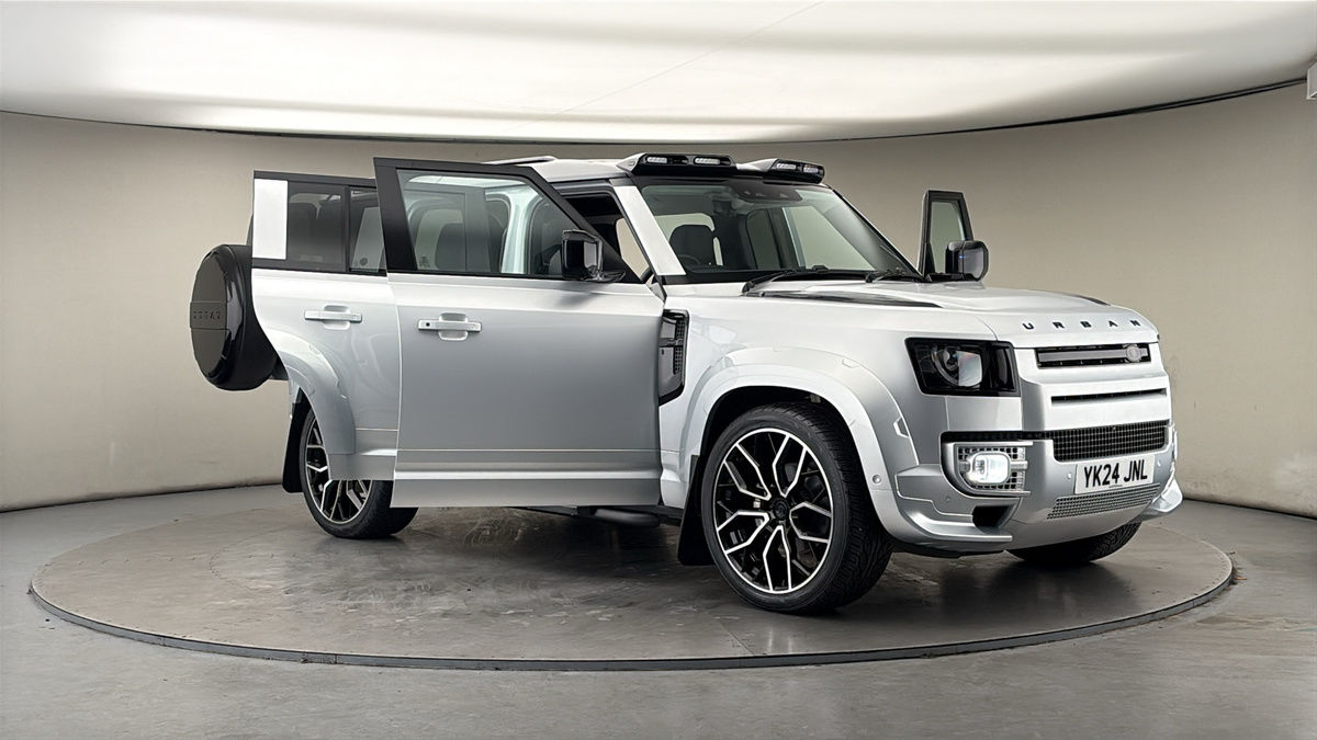 More views of Land Rover Defender 110