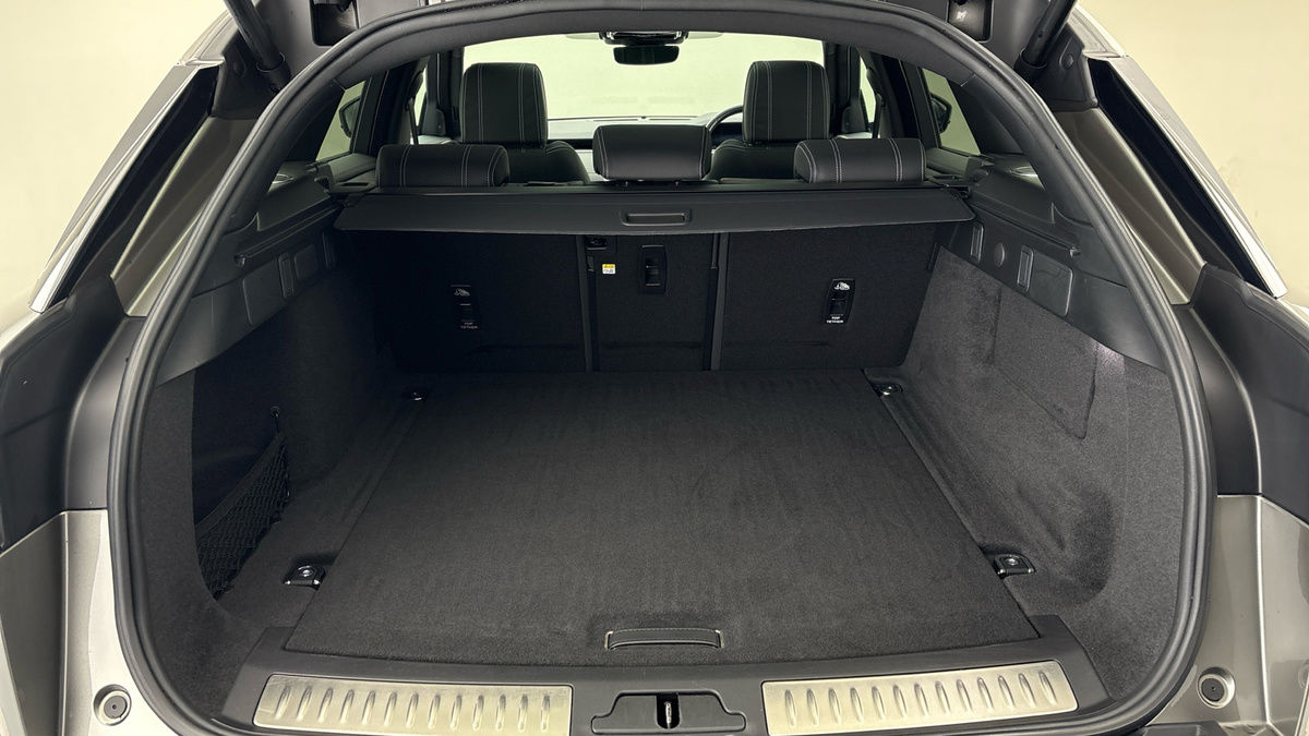 Land Rover Range Rover Velar Image 11