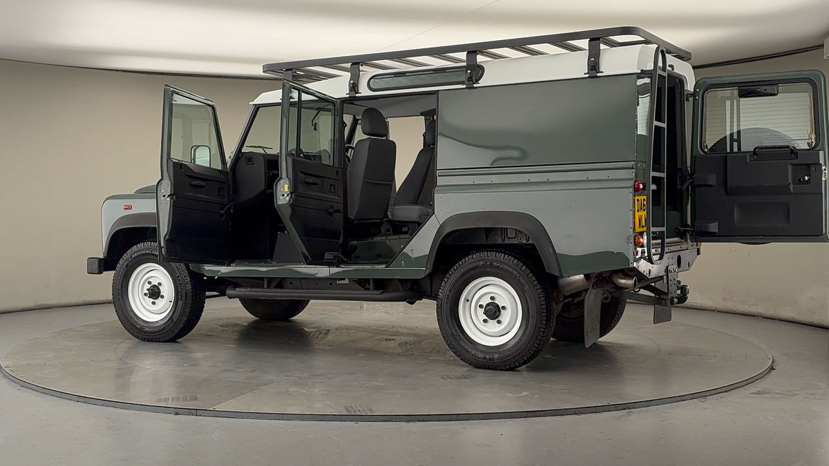 More views of Land Rover Defender 110