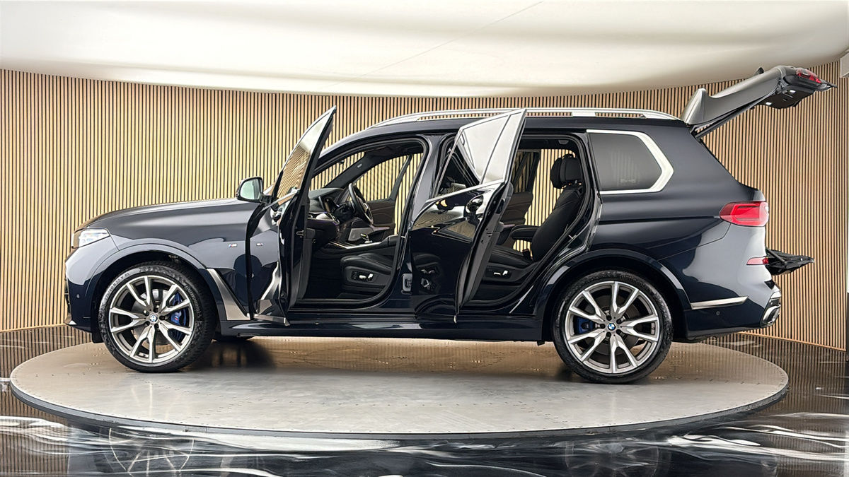 More views of BMW X7
