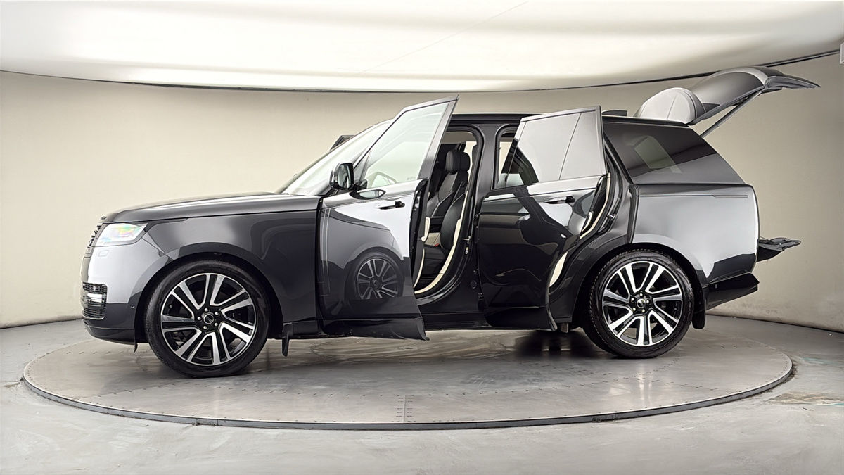 More views of Land Rover Range Rover