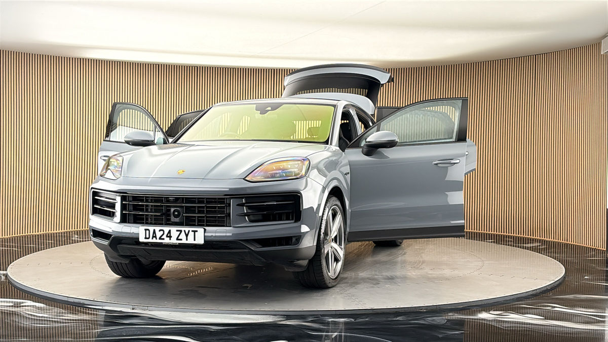 More views of Porsche Cayenne