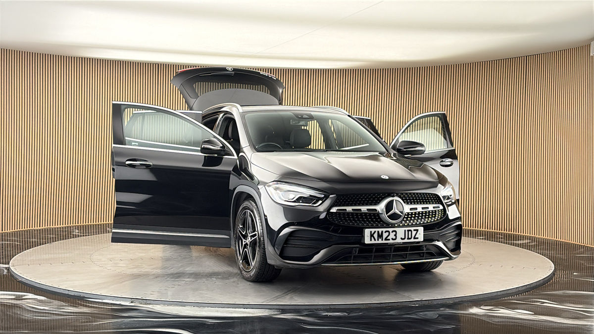 More views of Mercedes-Benz GLA