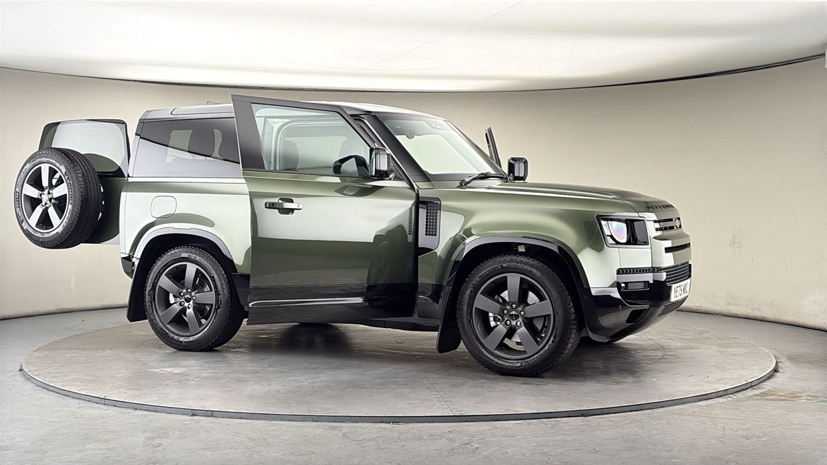 More views of Land Rover Defender 90