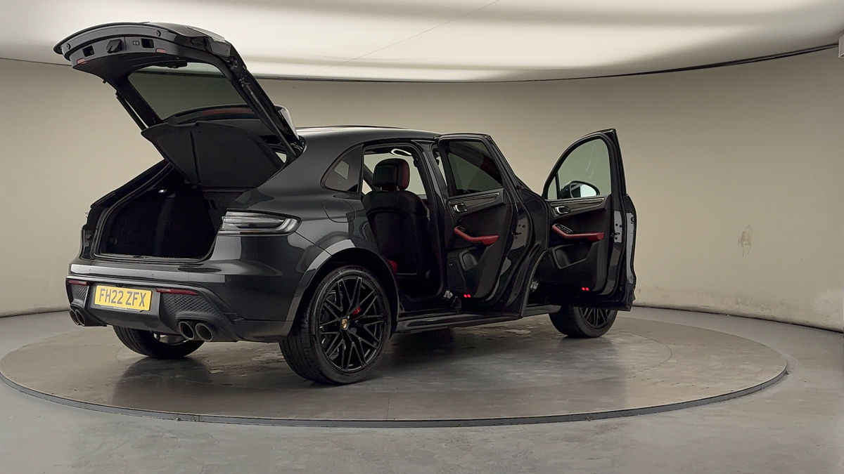 More views of Porsche Macan