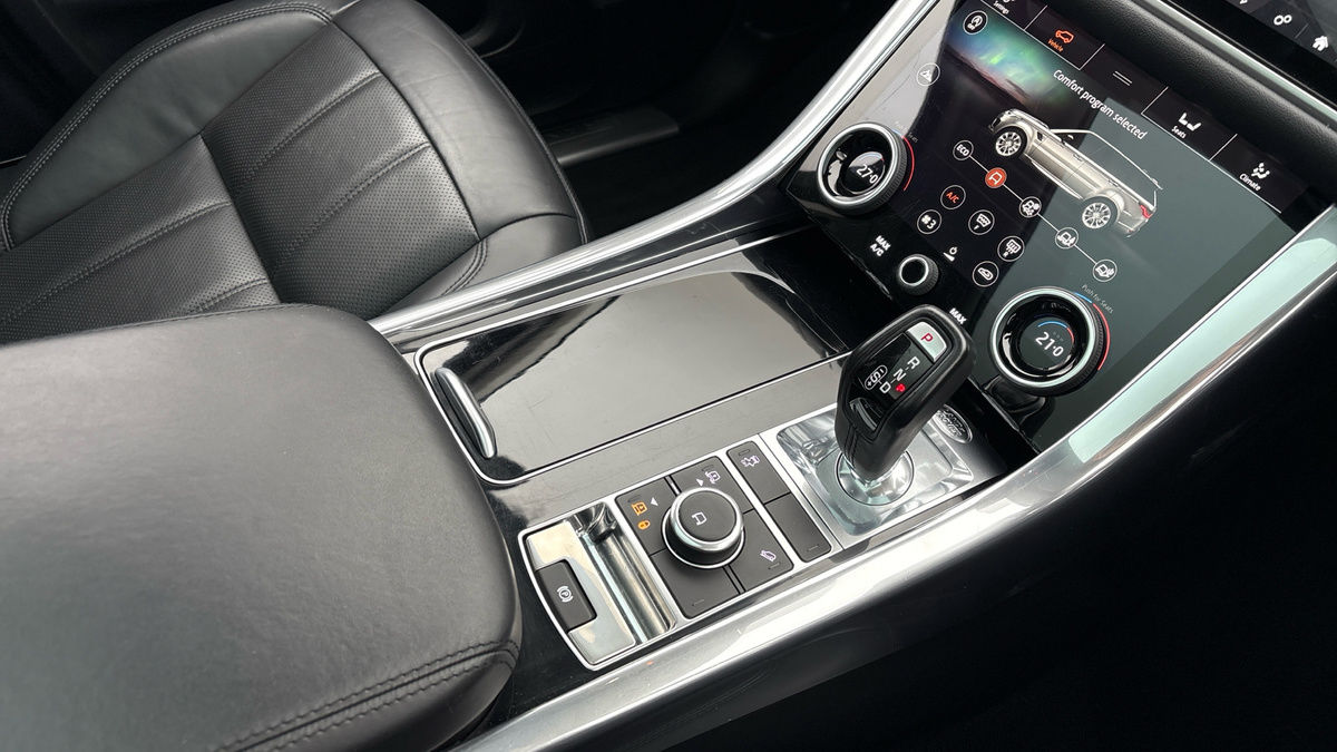 Land Rover Range Rover Sport Urban Image 18