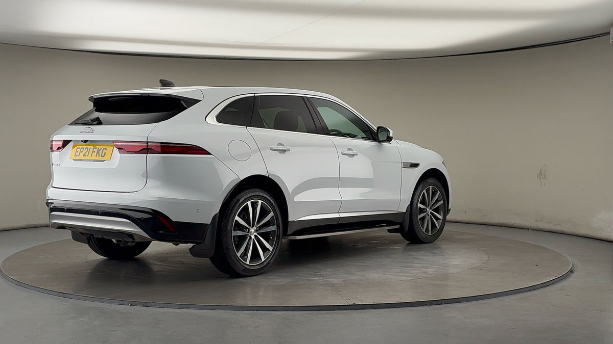 Jaguar F-PACE Image 21