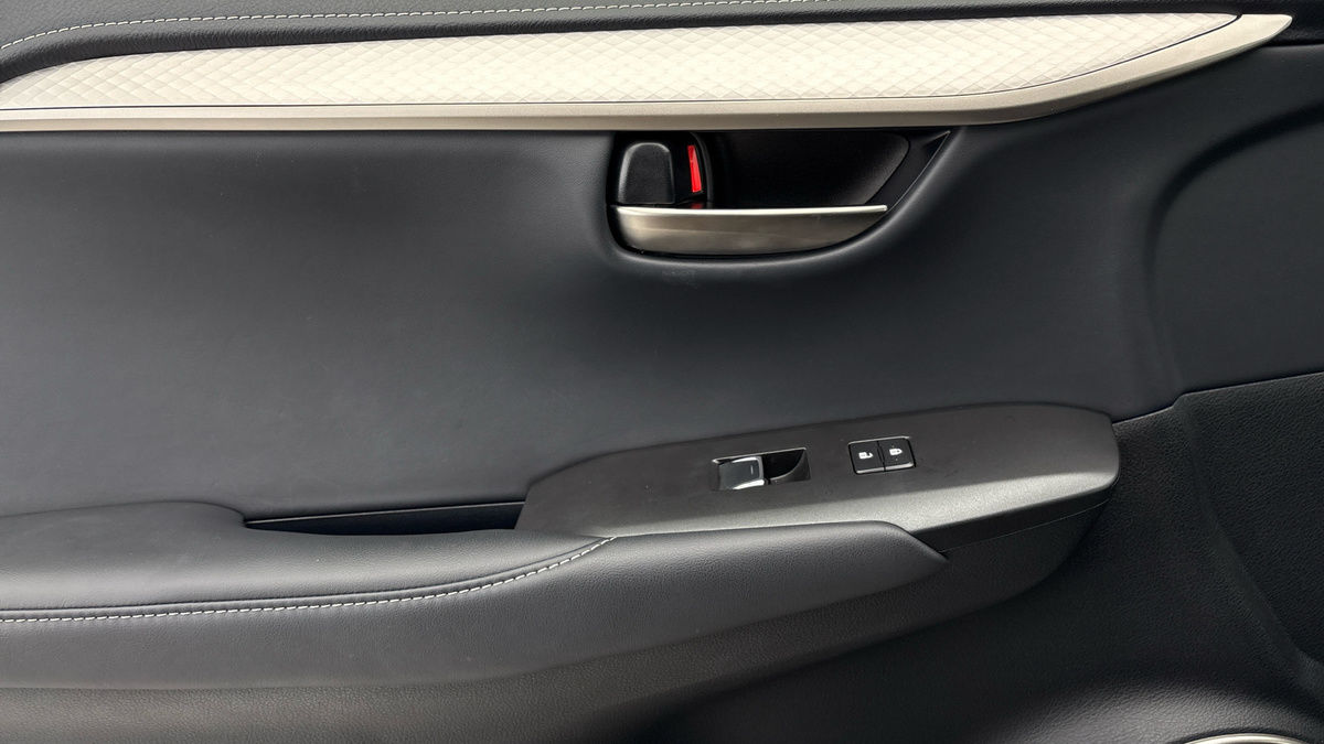 Lexus NX Image 19