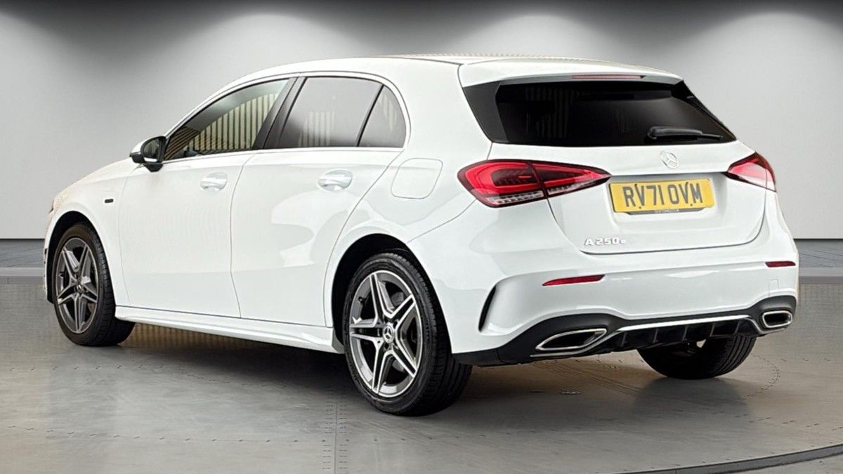 Mercedes-Benz A Class Image 2
