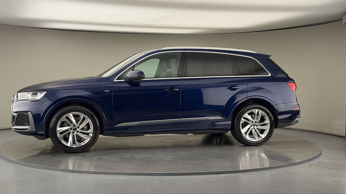 More views of Audi Q7