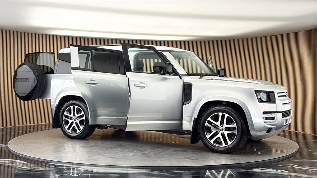 More views of Land Rover Defender 110