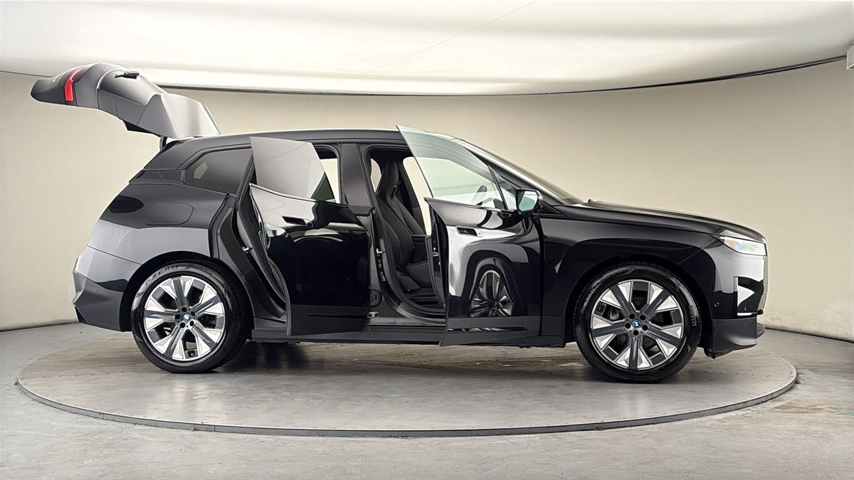 More views of BMW iX