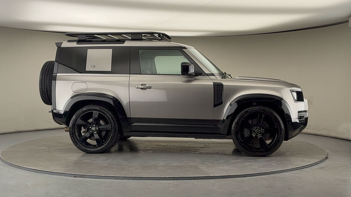 More views of Land Rover Defender 90