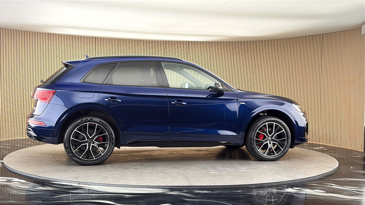 More views of Audi Q5