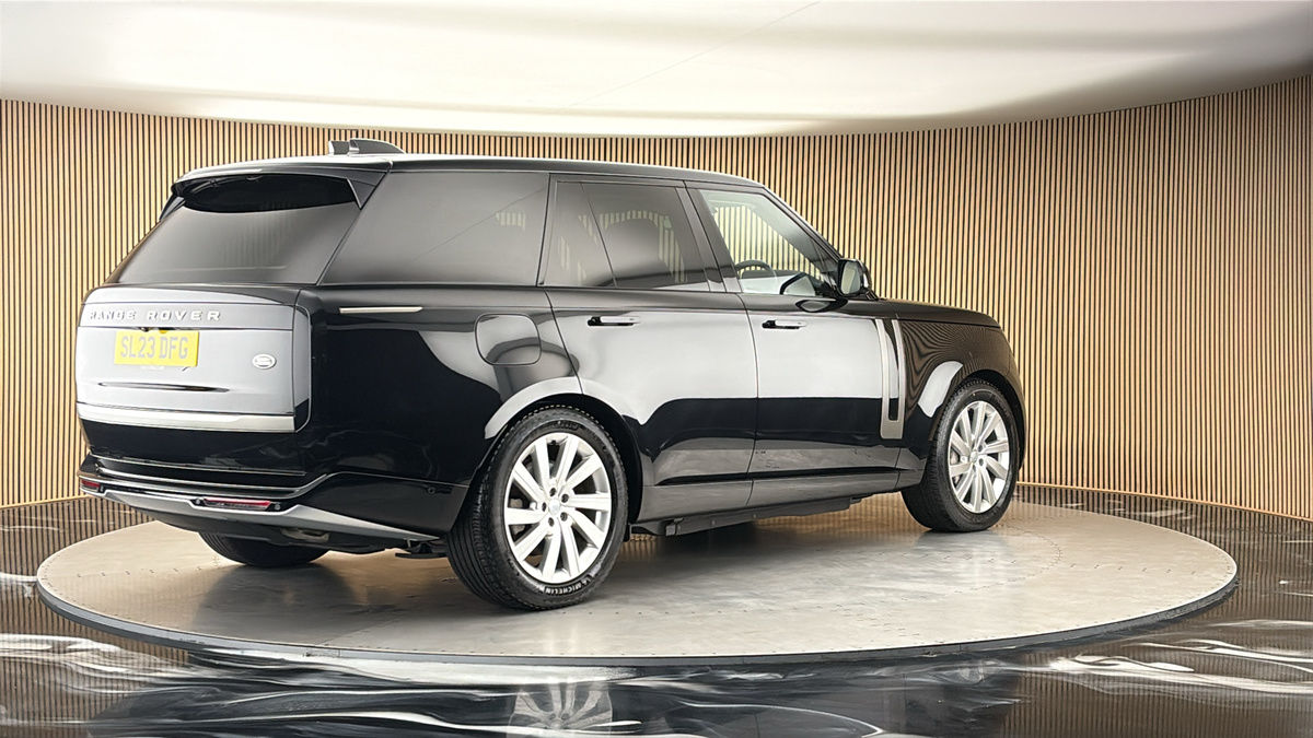 More views of Land Rover Range Rover