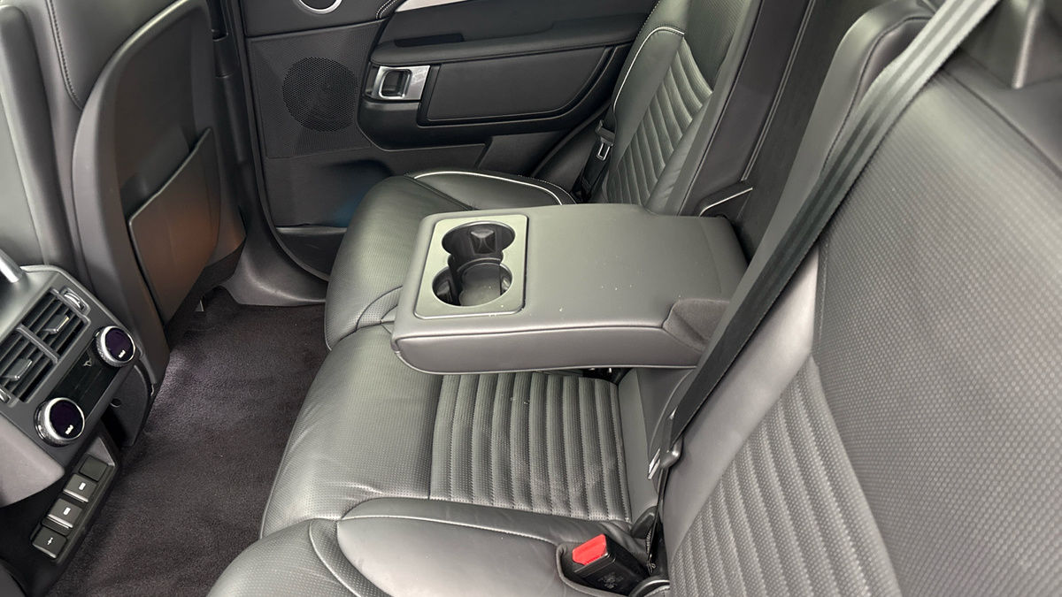 Land Rover Discovery Image 9