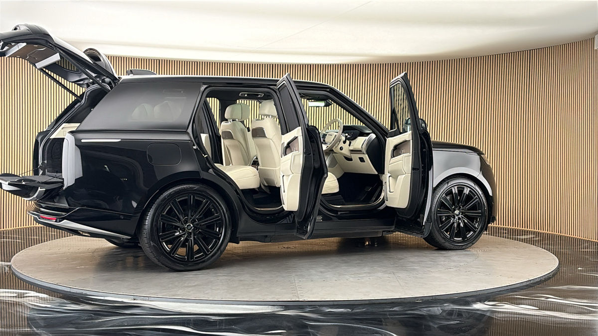 More views of Land Rover Range Rover