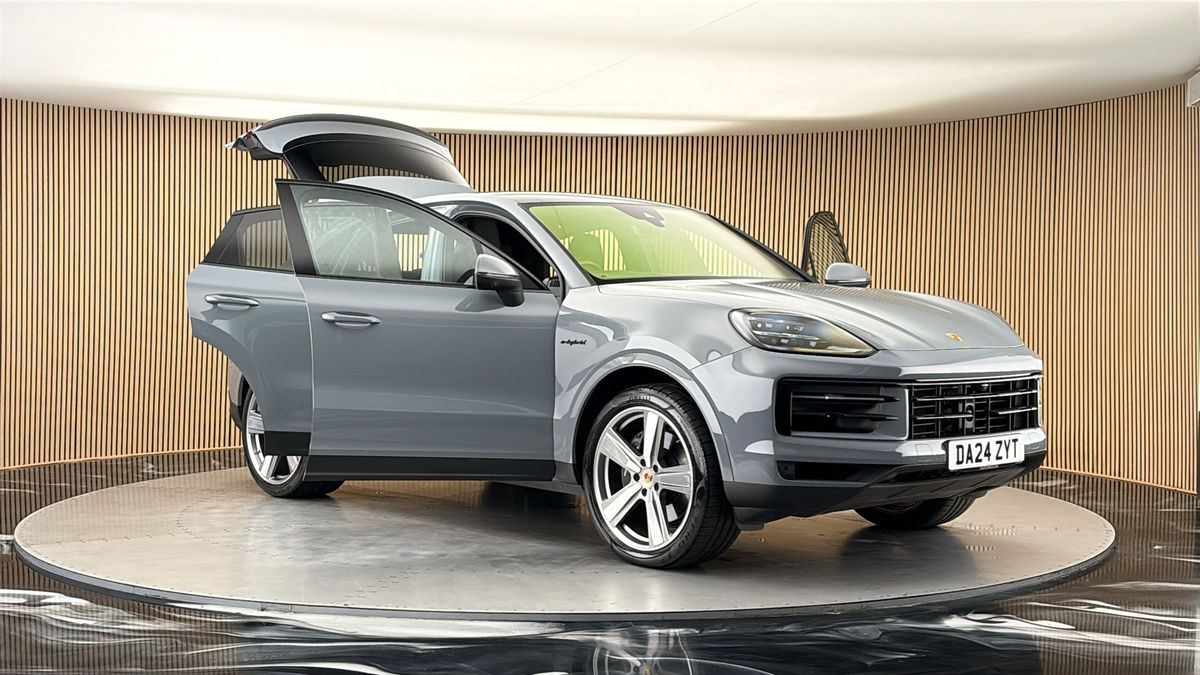 More views of Porsche Cayenne