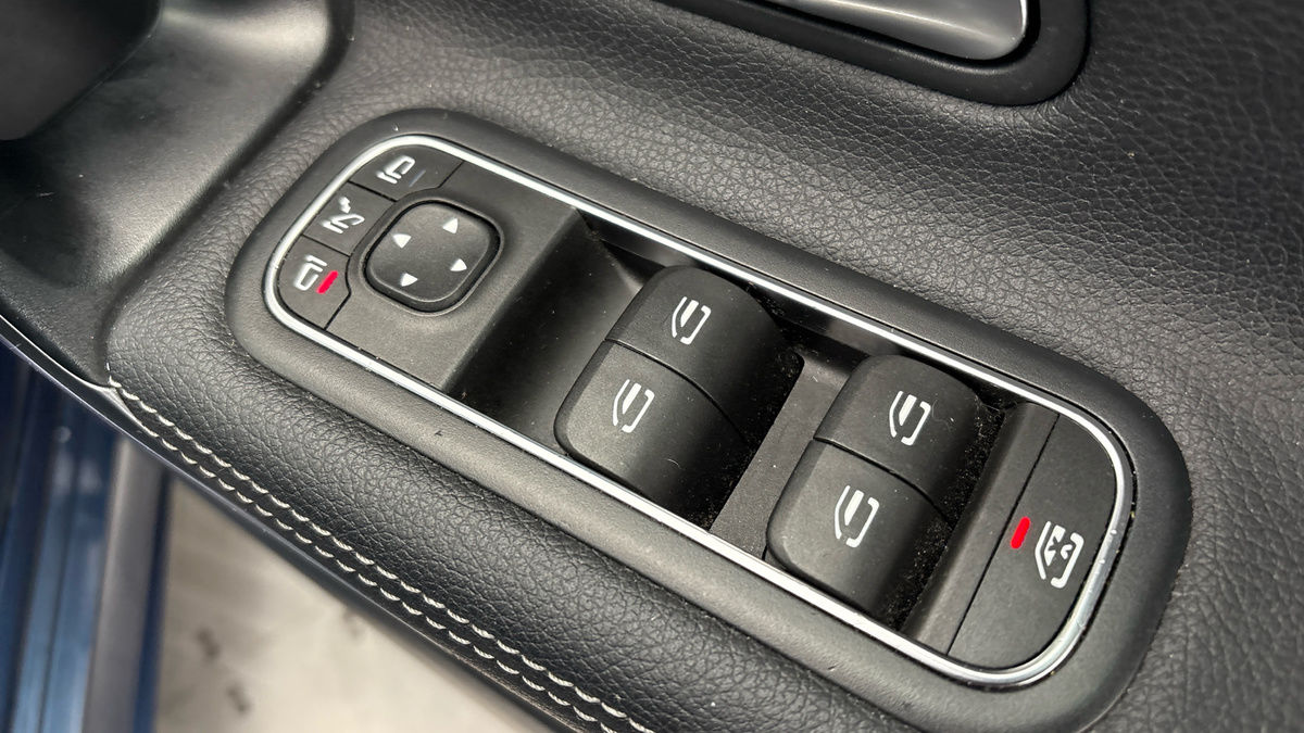 Mercedes-Benz CLA Image 25