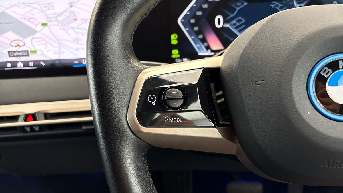 BMW iX Image 13