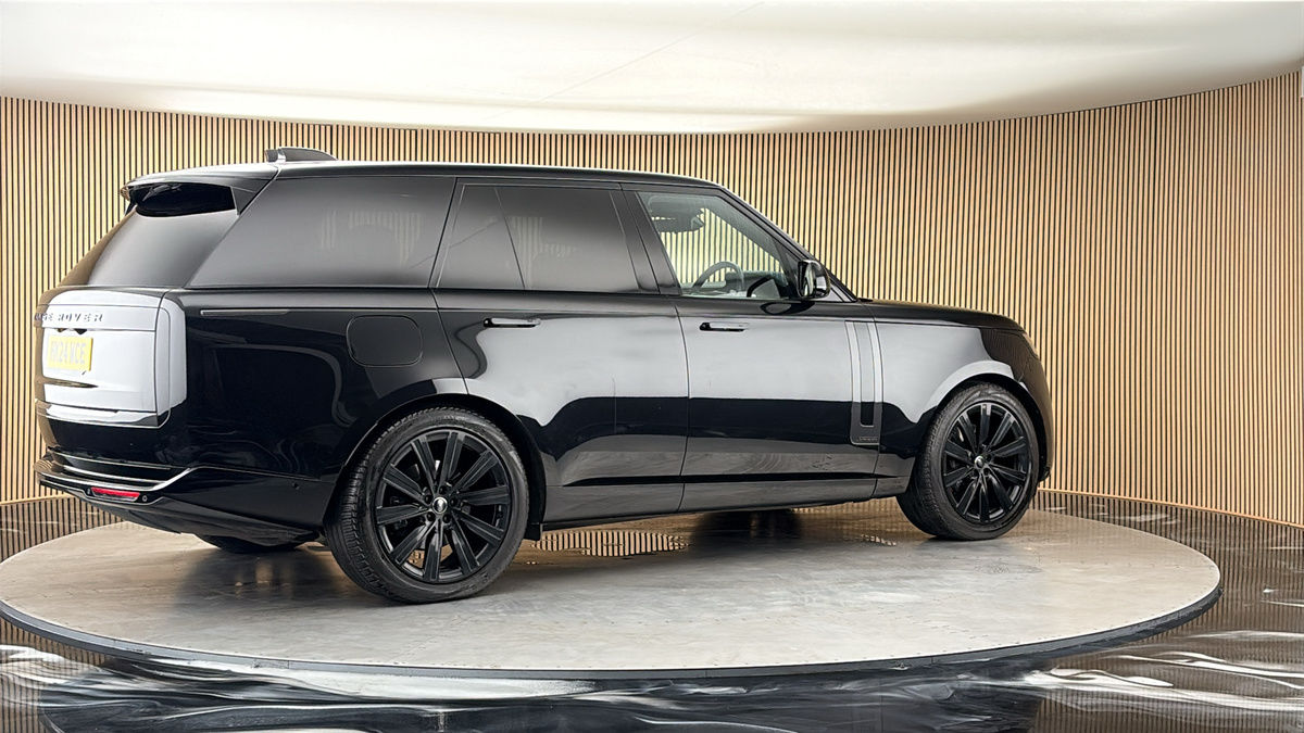 More views of Land Rover Range Rover