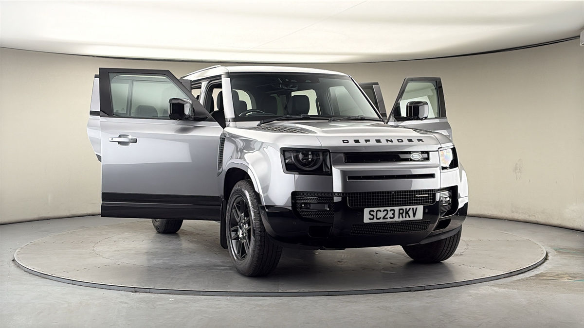 More views of Land Rover Defender 110