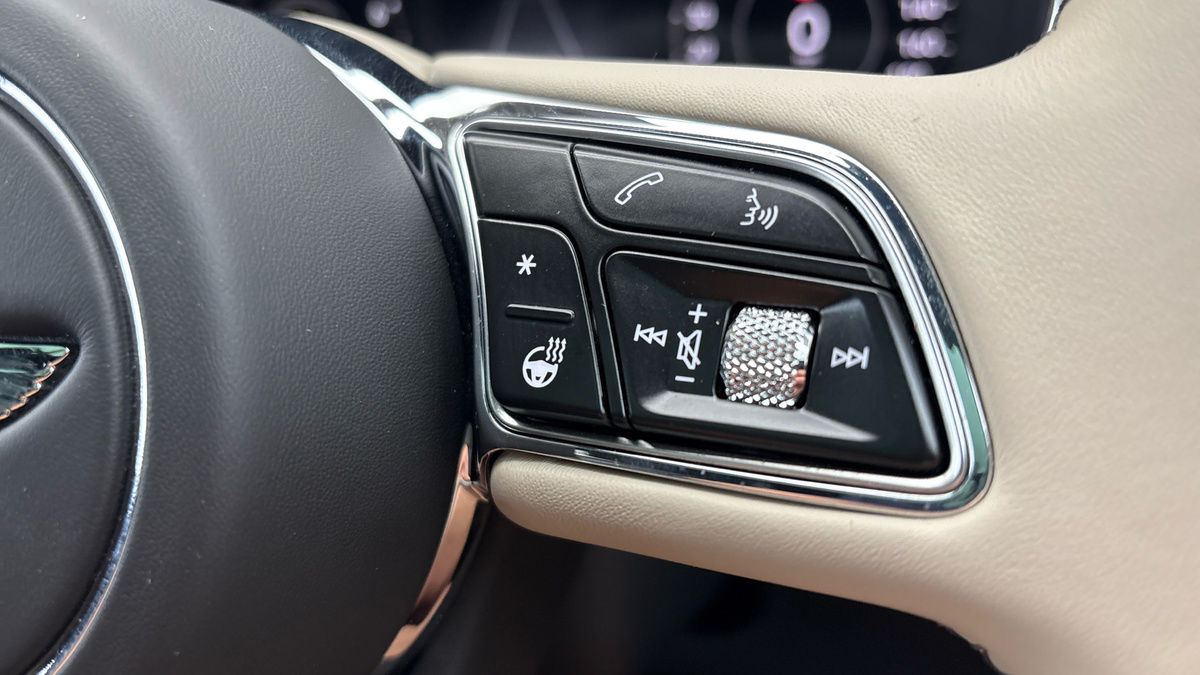 Bentley Bentayga Image 39