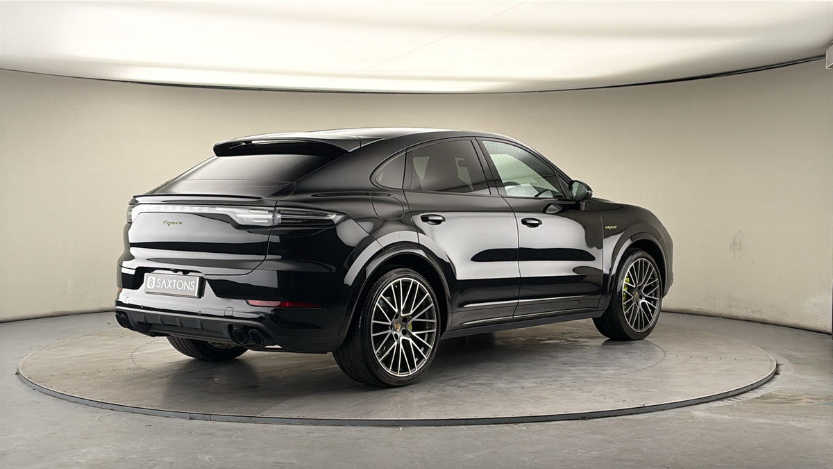 Porsche Cayenne Image 21