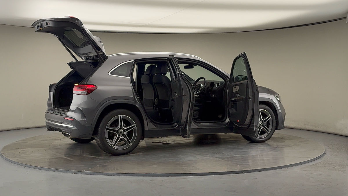 More views of Mercedes-Benz GLA