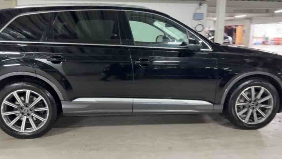 More views of Audi Q7