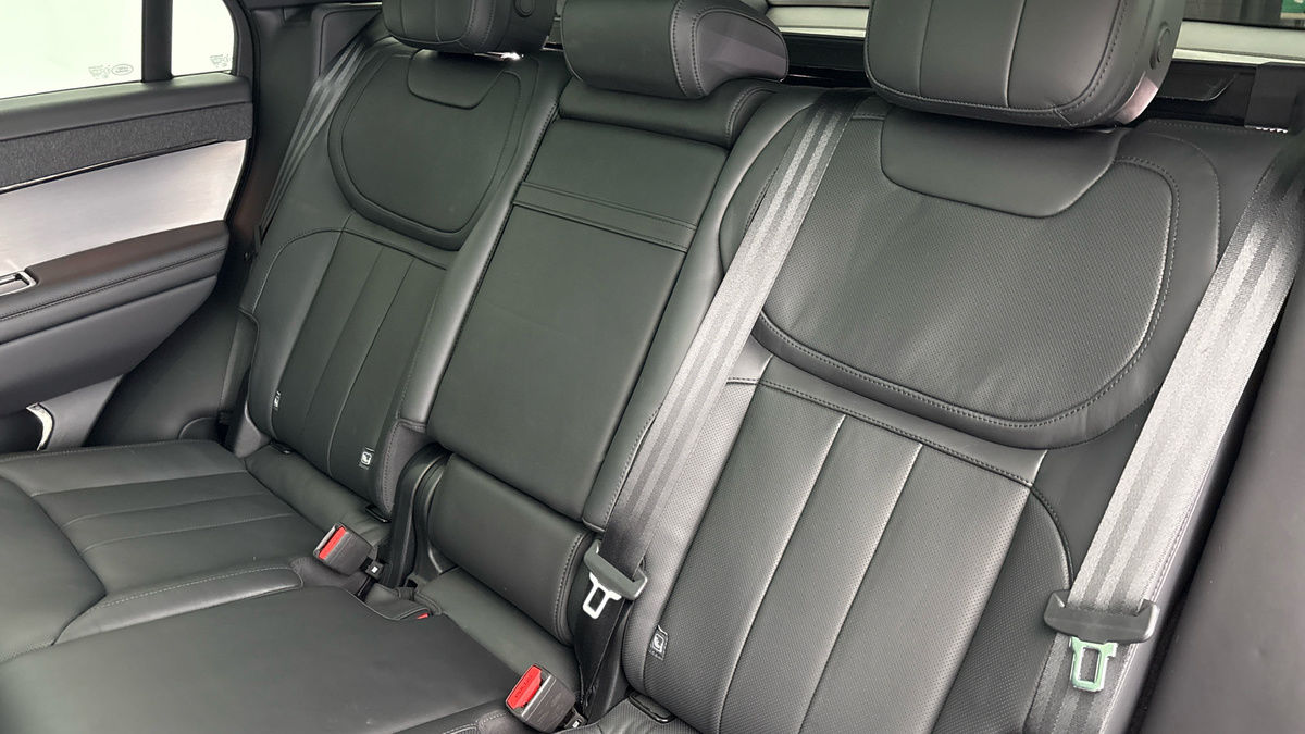 Land Rover Range Rover Sport Image 8
