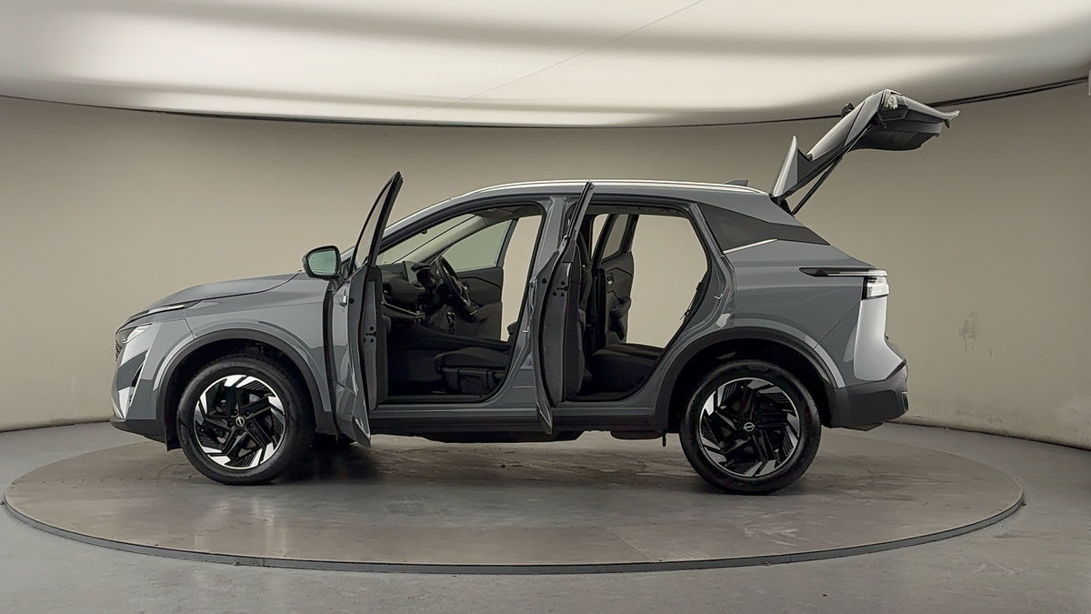 More views of Nissan Qashqai