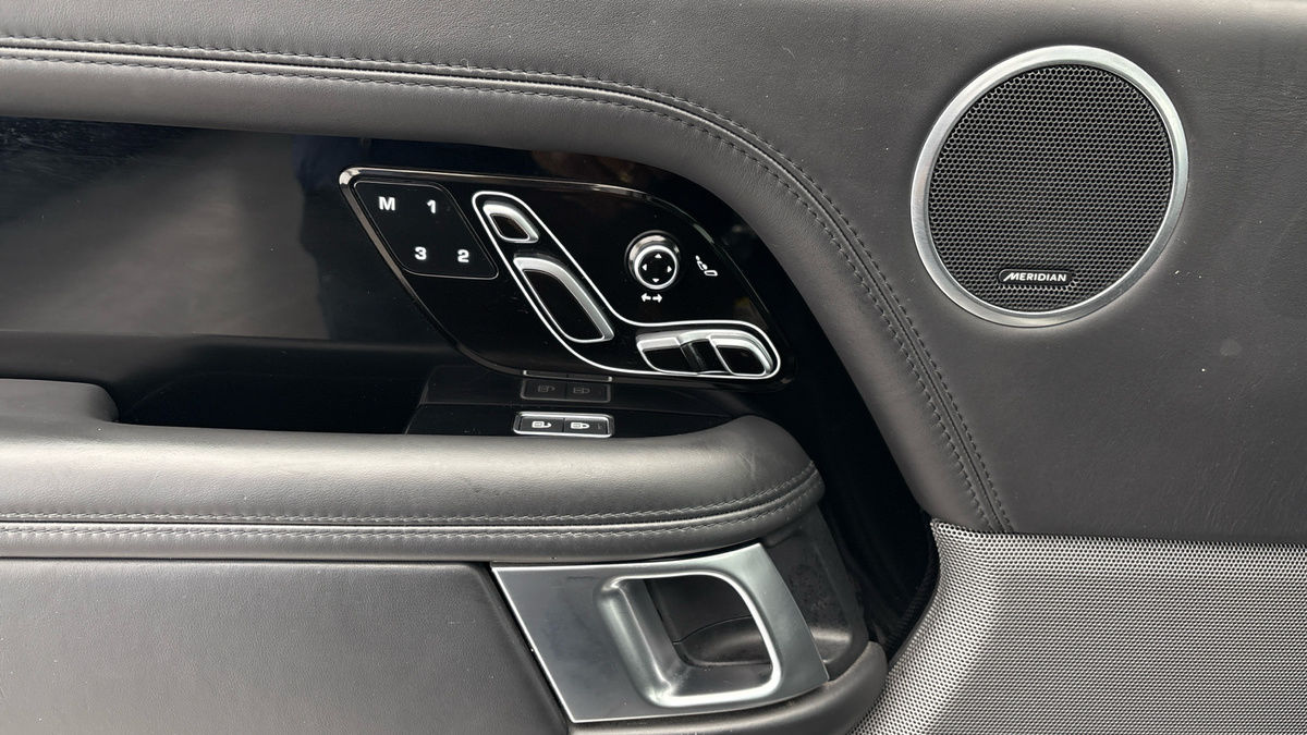 Land Rover Range Rover Image 19