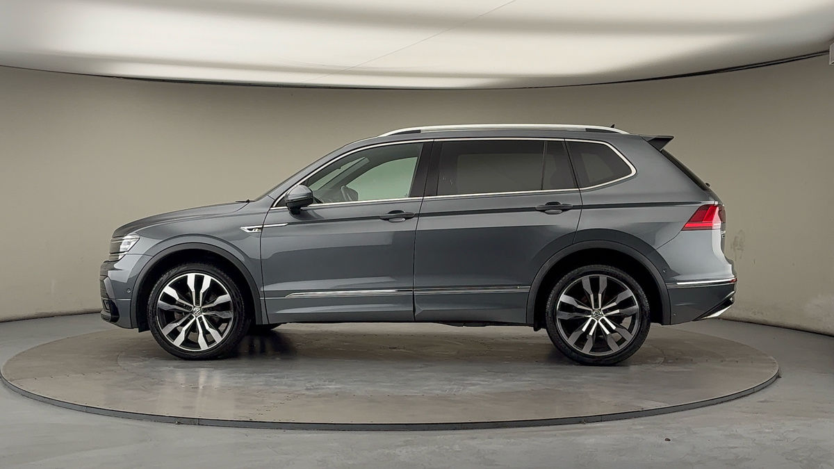 More views of Volkswagen Tiguan Allspace