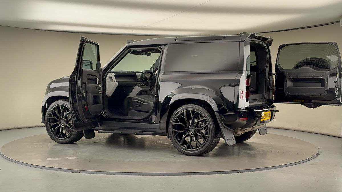 More views of Land Rover Defender 90