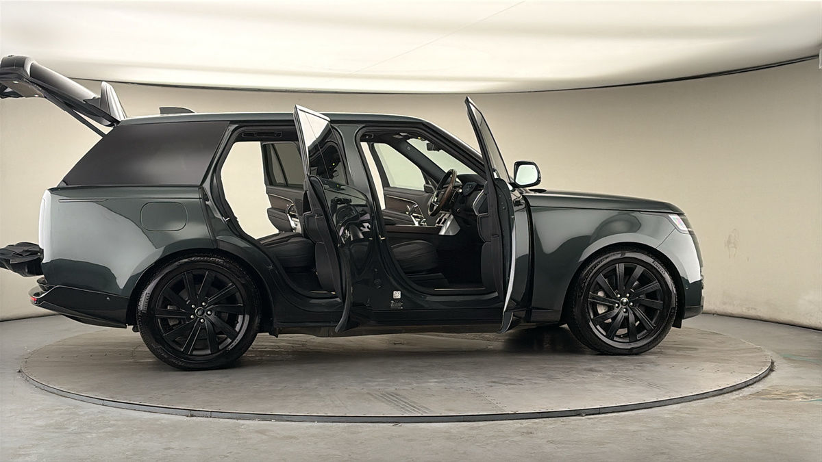 More views of Land Rover Range Rover