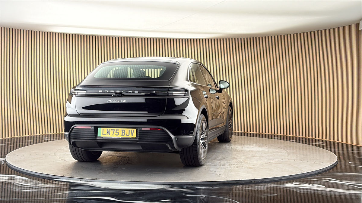 More views of Porsche Macan