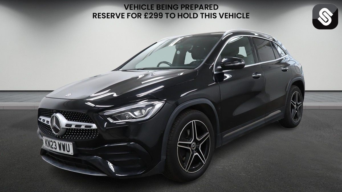Mercedes-Benz GLA Image 2