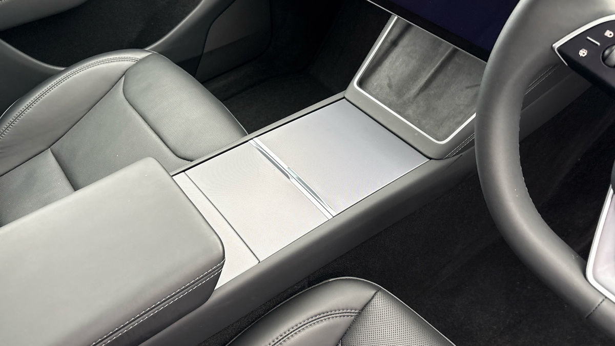 Tesla Model Y Image 18