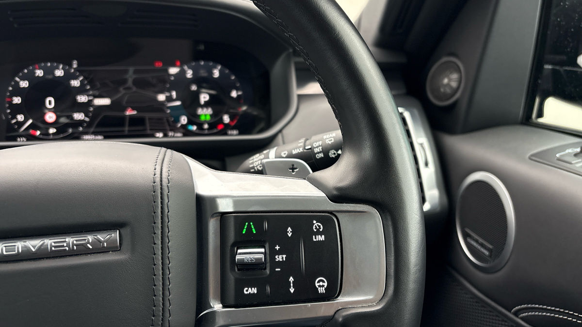 Land Rover Discovery Image 14