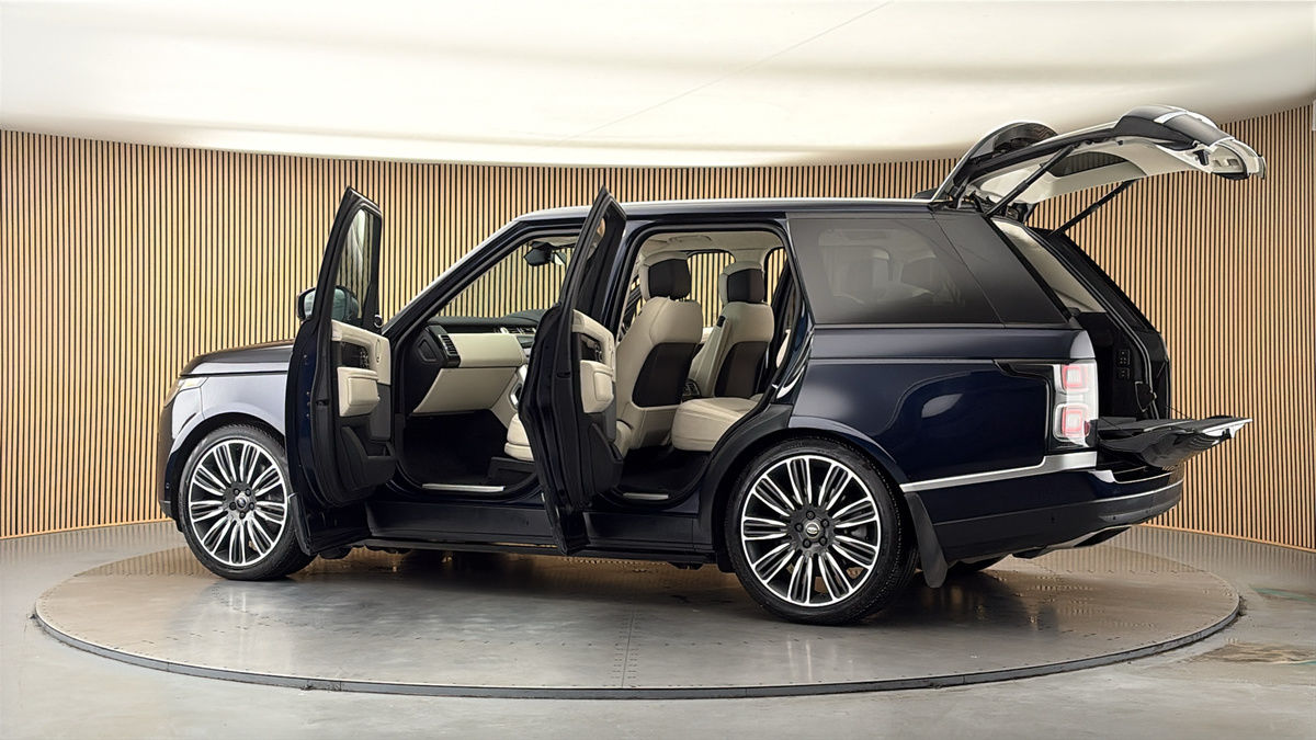 More views of Land Rover Range Rover