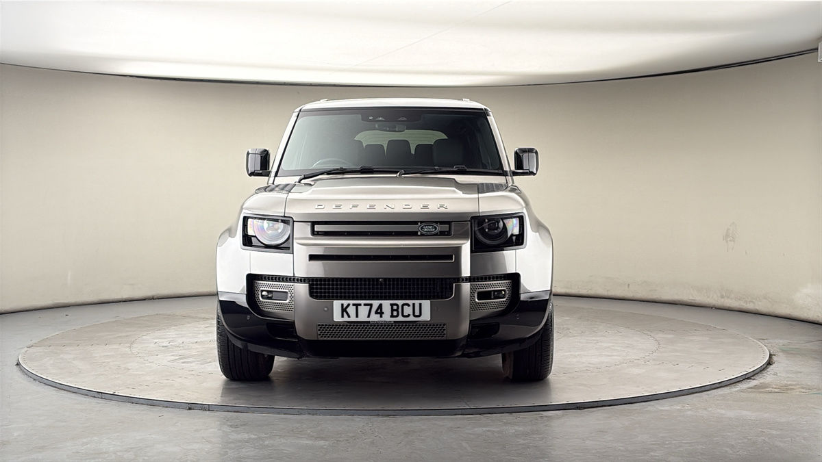 Land Rover Defender 110 Image 3